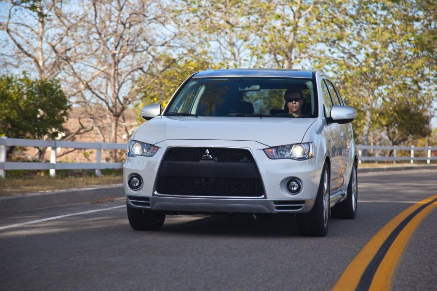  Mitsubishi Outlander GT 2010 года  (фото 38 из 91)
